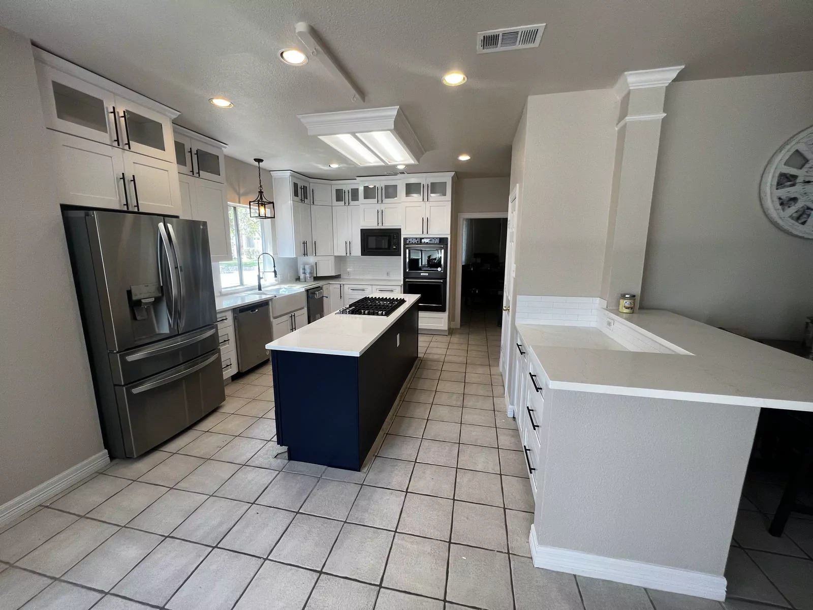 Two-tone kitchen by Flip Fixer
