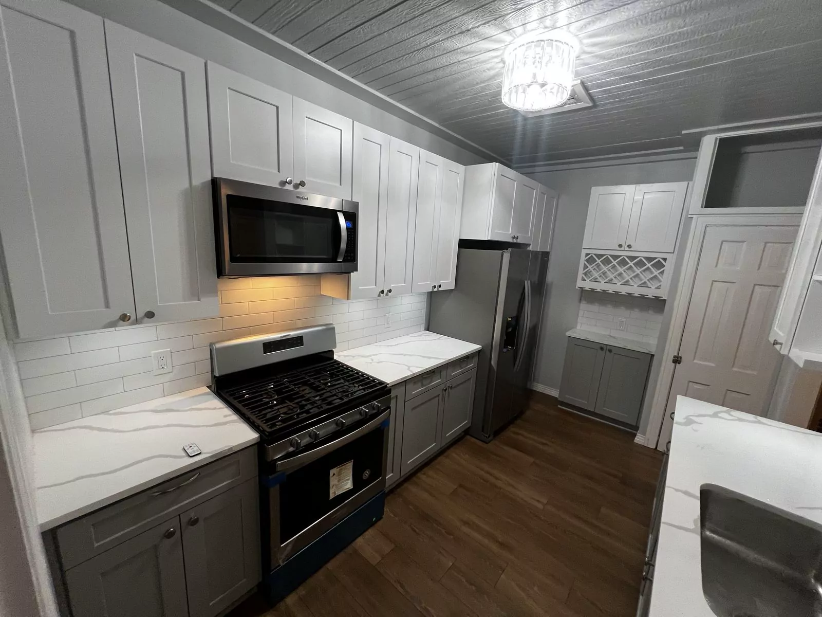Two-tone kitchen by Flip Fixer
