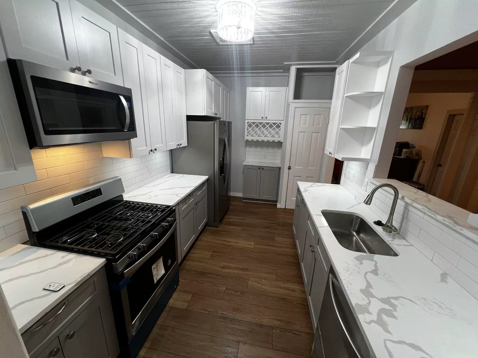 Two-tone kitchen by Flip Fixer