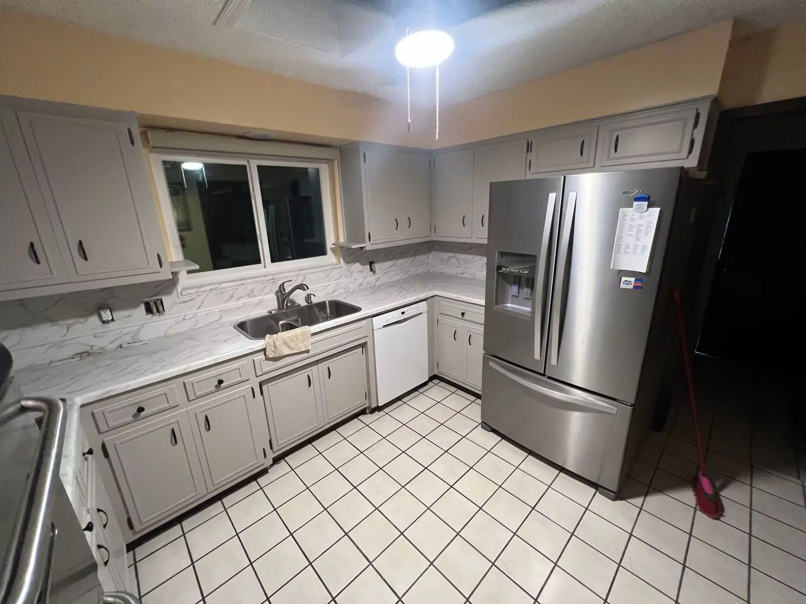 Cream kitchen by Flip Fixer